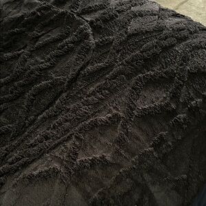 Luxurious Black Sherpa luxury 3 ply comforter set, queen size. Black. new in bag